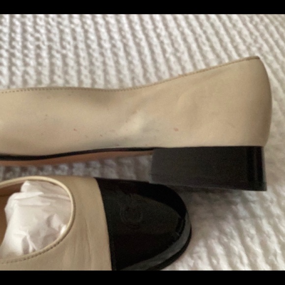 SALVATORE FERRAGAMO~9AA Spectator flat~ - Picture 8 of 13